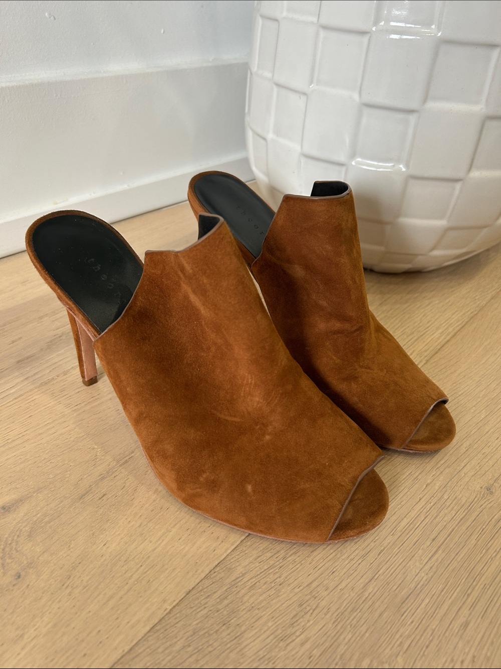 Theory Suede Open-Toe Mule in Cognac Brown - 39
